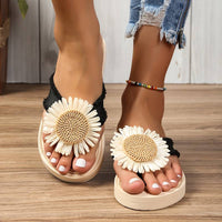 Boho Slip-On Sandalen met Bloemdetail – Marivi