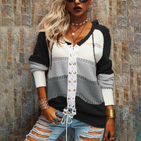 Sweter damski w paski z wiązaniem na sznurowadła – Alessia