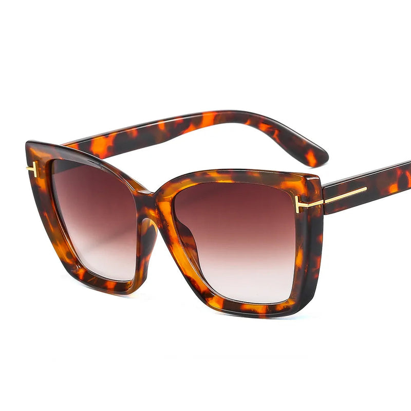 Stijlvolle Cat-Eye zonnebril met UV-bescherming en verloop - VueLuxe