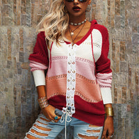 Sweter damski w paski z wiązaniem na sznurowadła – Alessia