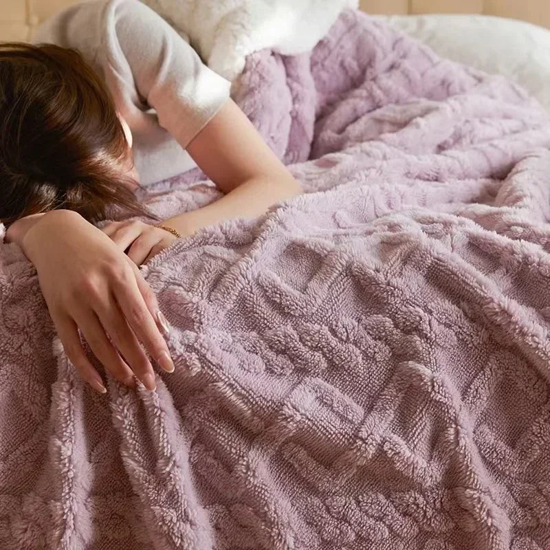 Gruby zimowy koc z wełny jagnięcej - WarmWool