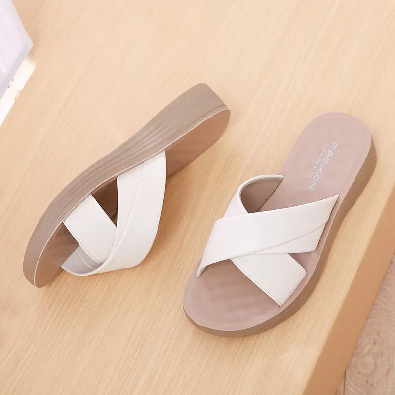Dames Wedge-Slipper van synthetisch leer met open teengebied – Cassy