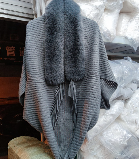 Damesvest Louise – Met Luxueuze Faux Fur Kraag | One Size