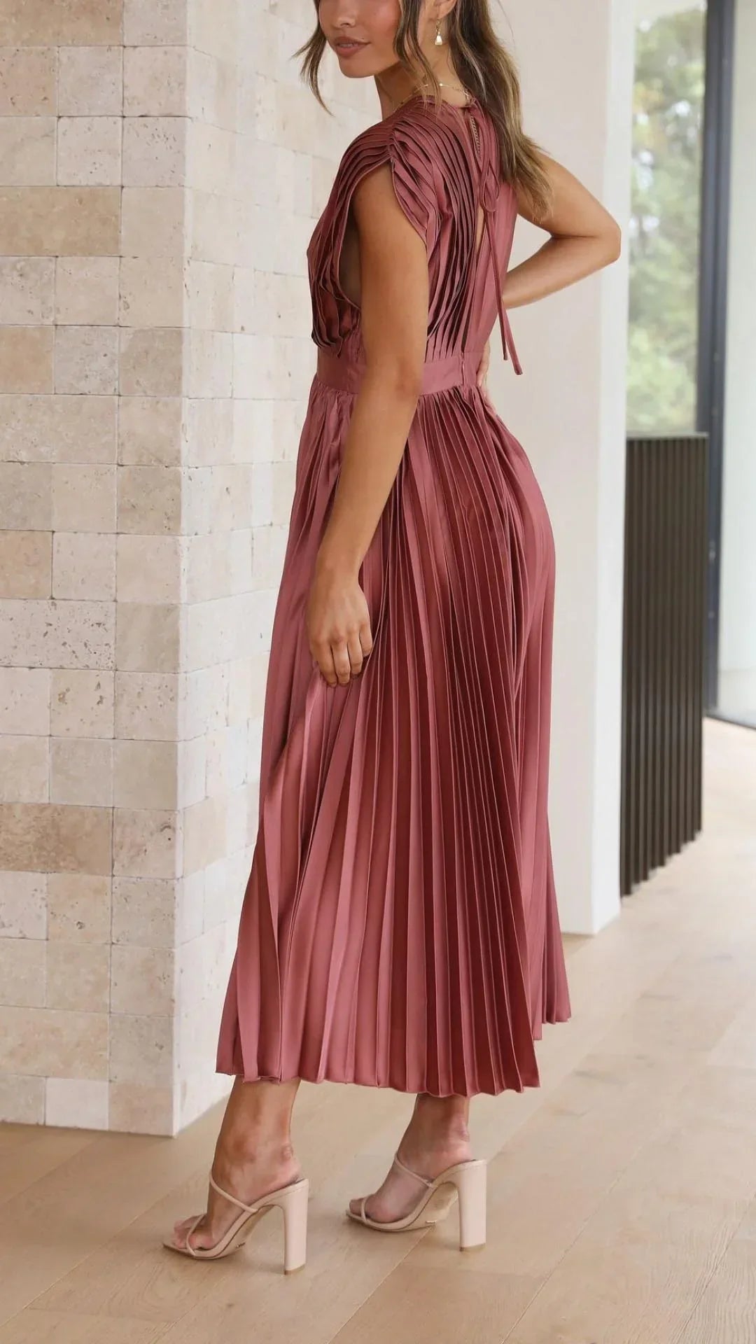 Trendy V-Hals Jurk met Striksluiting - Isabella