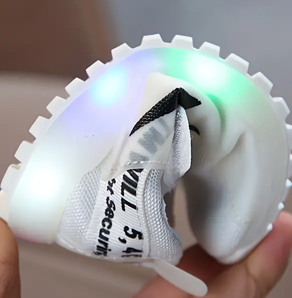 LumoStep – LED Kindersneakers met Antislipzool