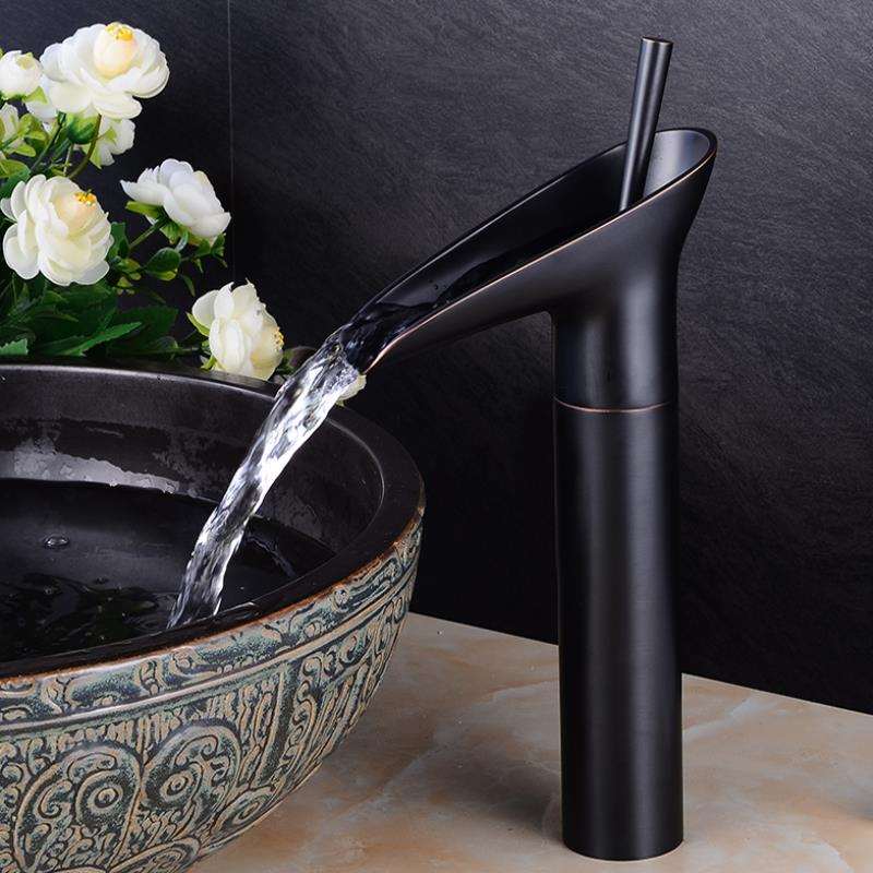 Luxe Waterval Wastafelkraan - CascadeFlow