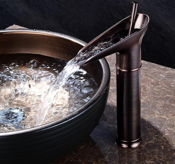 Luxe Waterval Wastafelkraan - CascadeFlow
