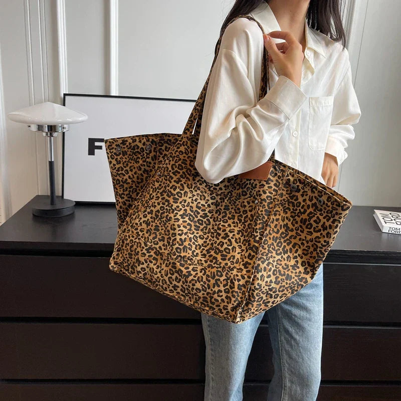 Oversized Canvas Schoudertas met Luipaardprint - Lila