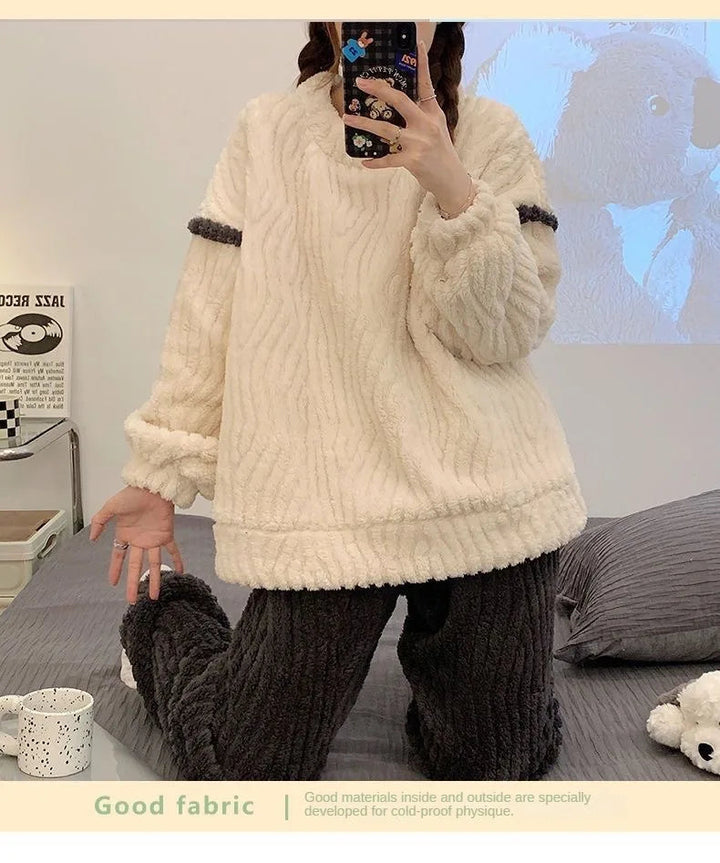 Zestaw piżam Isabel Charm | Dwuczęściowy i wygodny