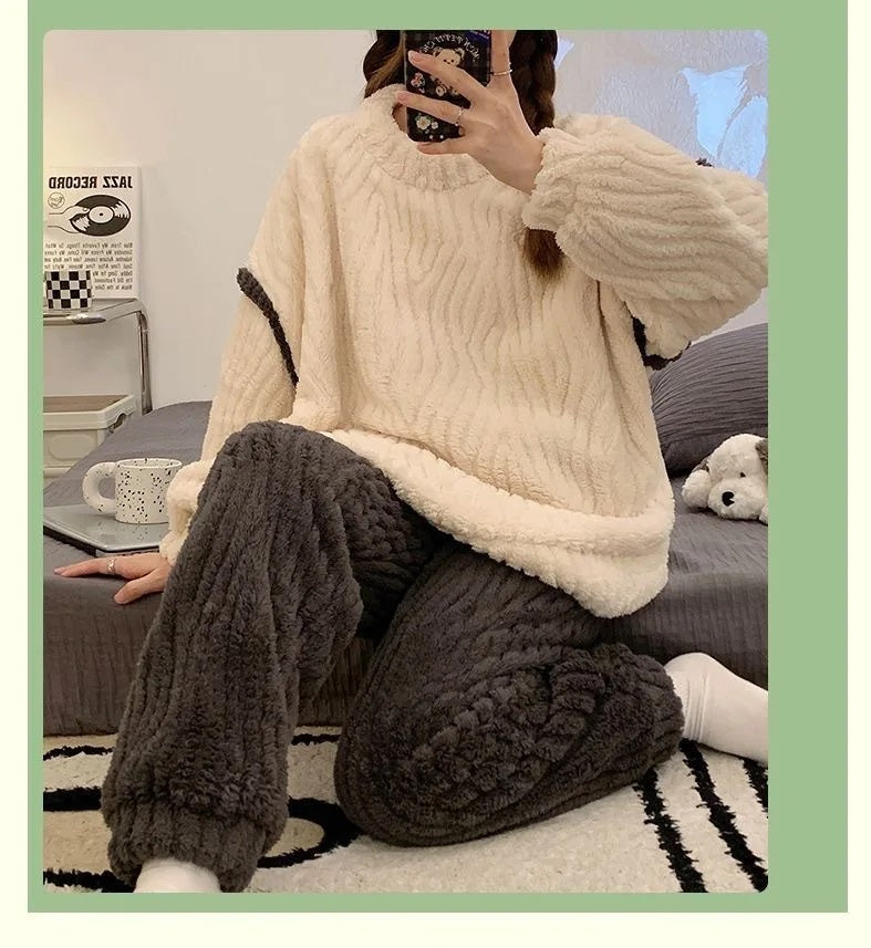 Zestaw piżam Isabel Charm | Dwuczęściowy i wygodny