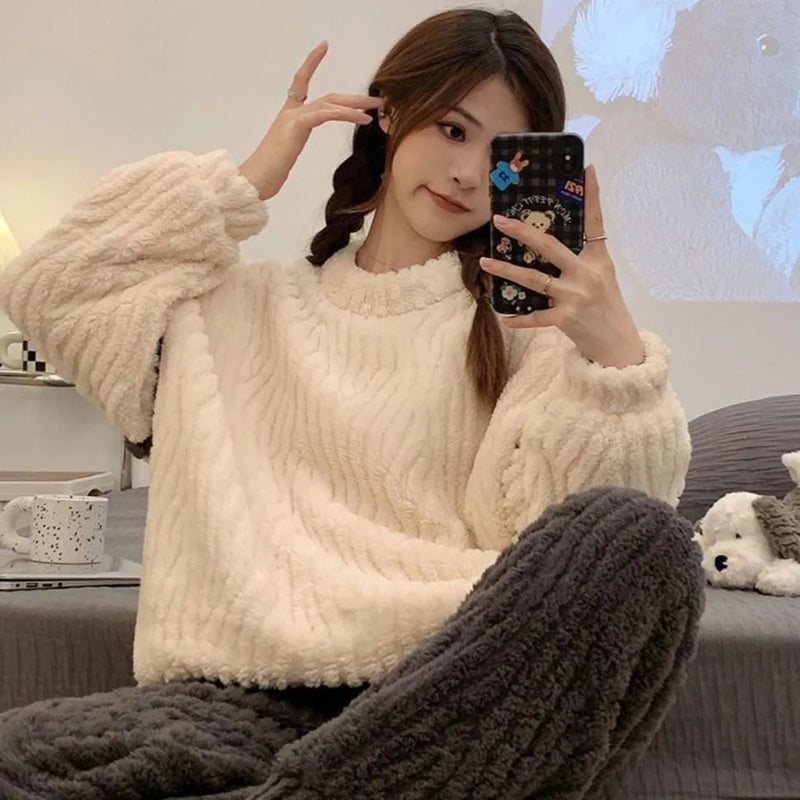 Zestaw piżam Isabel Charm | Dwuczęściowy i wygodny