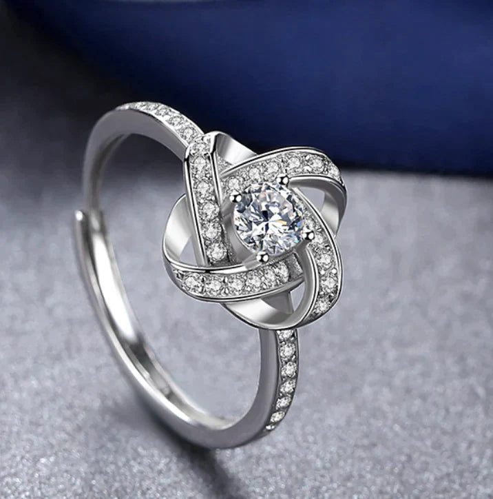 Pierścionek z węzłem miłości | Piękny, aby podarować ukochanej osobie