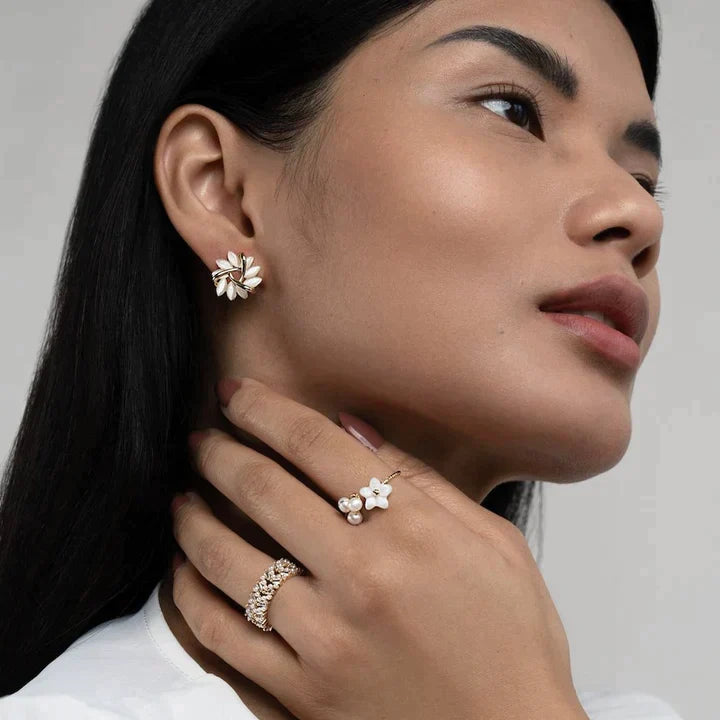 Eleganckie opalowe kolczyki wkrętki