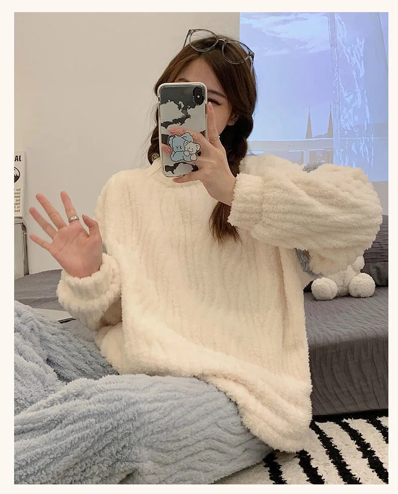 Zestaw piżam Isabel Charm | Dwuczęściowy i wygodny