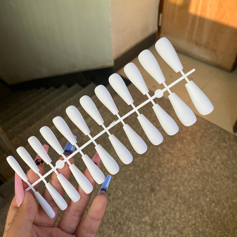 Matowe naklejane paznokcie (24 sztuki) | Idealne na wieczorne wyjście