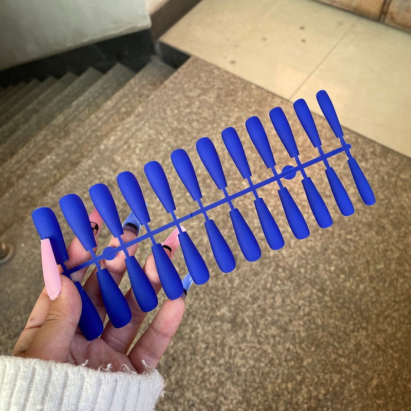 Matowe naklejane paznokcie (24 sztuki) | Idealne na wieczorne wyjście