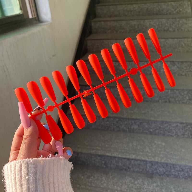 Matowe naklejane paznokcie (24 sztuki) | Idealne na wieczorne wyjście