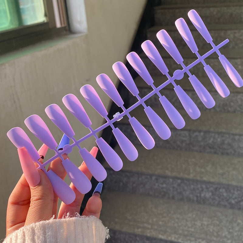 Matowe naklejane paznokcie (24 sztuki) | Idealne na wieczorne wyjście