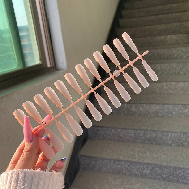 Matowe naklejane paznokcie (24 sztuki) | Idealne na wieczorne wyjście