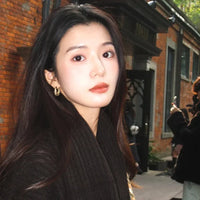 Klasyczne złote kolczyki