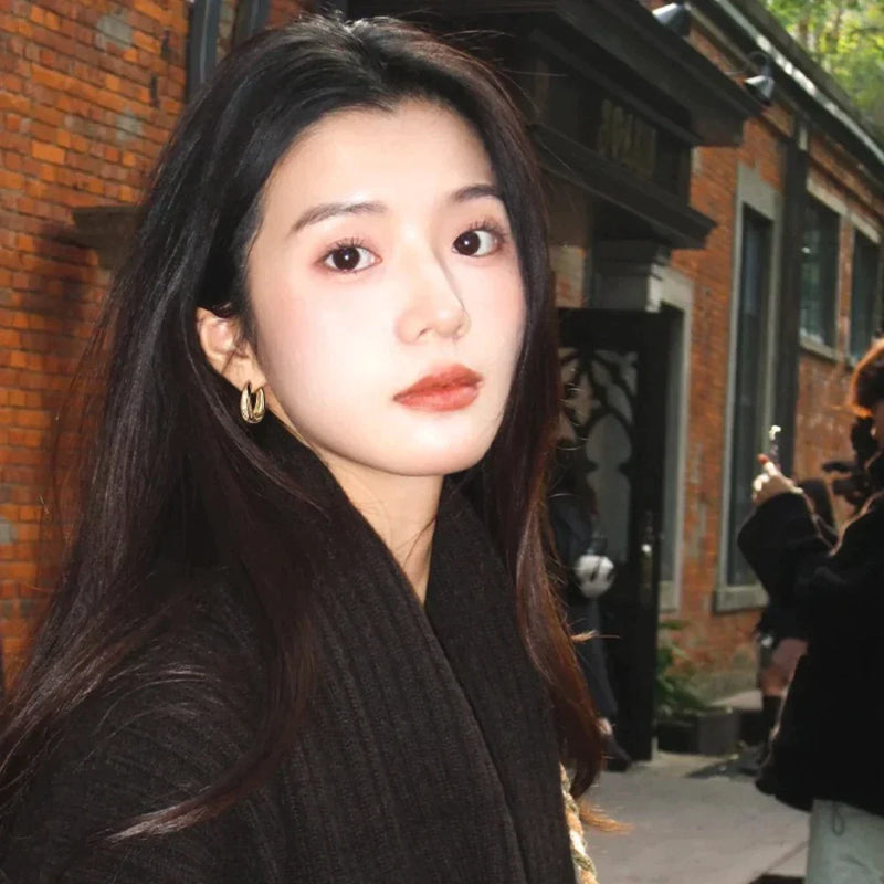 Klasyczne złote kolczyki