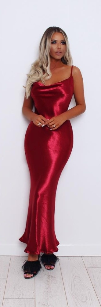 Sukienka Sally Satin | Wszystkie oczy zwrócone są na ciebie w tej sukience