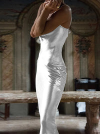 Sukienka Sally Satin | Wszystkie oczy zwrócone są na ciebie w tej sukience