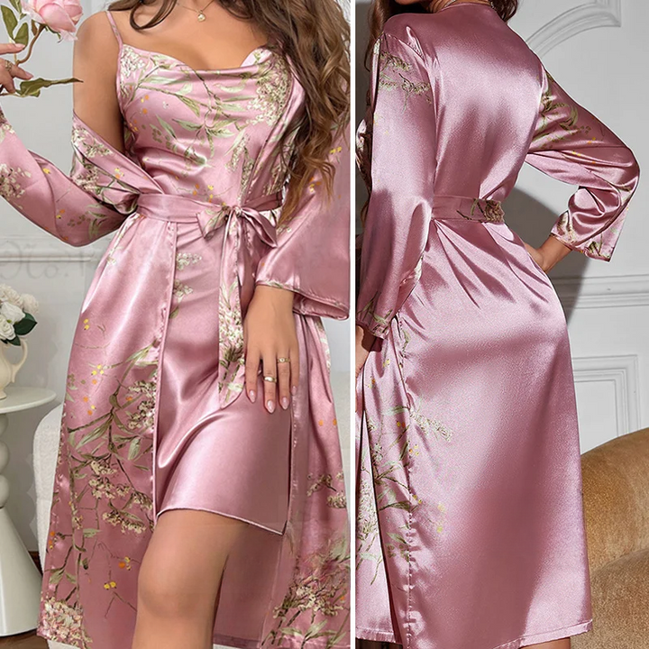 Tweedelige satijnen nachtjapon & kimono set met bloemenprint – Noelle