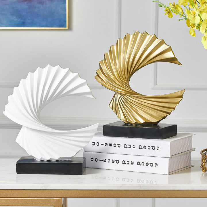 Stijlvolle Maansikkel Sculptuur - LunarGrace