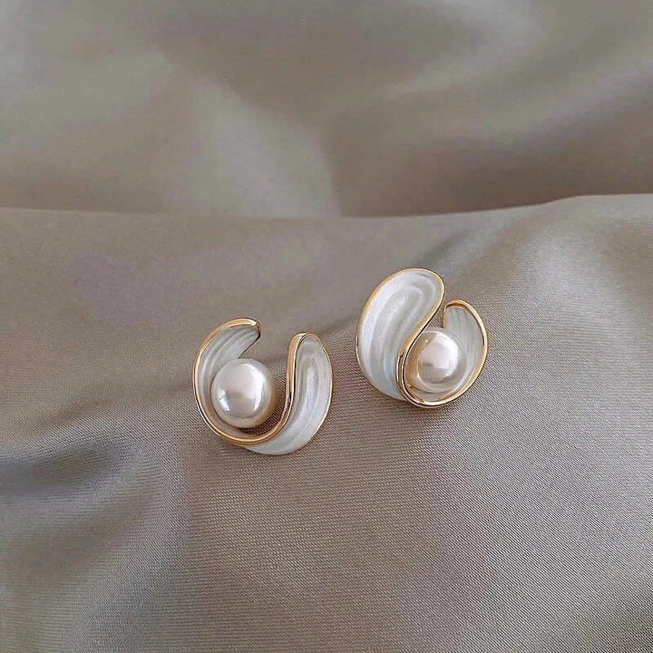Luxueuze Oorbellen met Witte Opaal en Parel in Goud - Amara