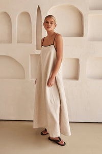Beige Zomerjurk met Vrouwelijk Silhouet – Isara