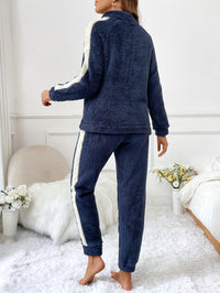 Zachte Pluche Lounge Pyjama Set met Kleuraccenten - Lyra