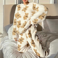 Fluweelzachte Pyjamaset met Berenprint – Mila