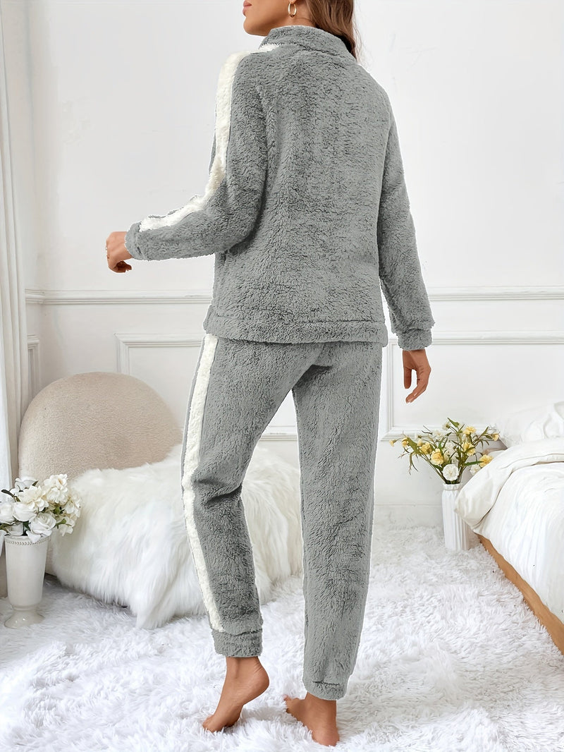Zachte Pluche Lounge Pyjama Set met Kleuraccenten - Lyra