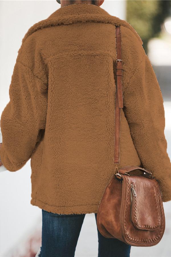 Modny jas z podniesionym kołnierzem i zamkiem błyskawicznym - Amara