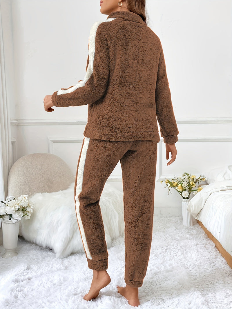 Zachte Pluche Lounge Pyjama Set met Kleuraccenten - Lyra