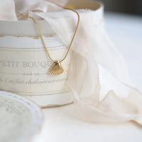 Gouden Sint-Jakobsschelp Bloemenketting - Lila