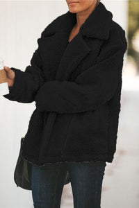 Modny jas z podniesionym kołnierzem i zamkiem błyskawicznym - Amara