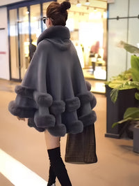 Oversized Furry Cape Jas voor Vrouwen - Fiona