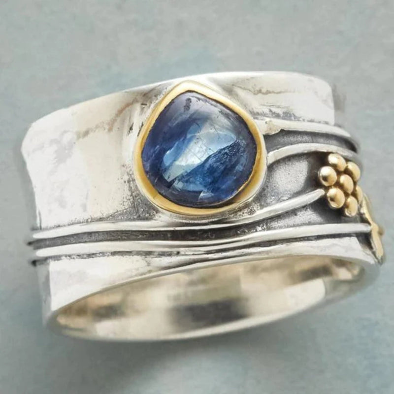 Vintage Ring met Blauwe Edelsteen - Esmé