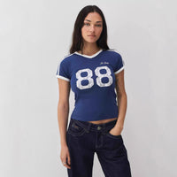 Trendy dames T-shirt met kantdetail en contrastmouwen - Yelina