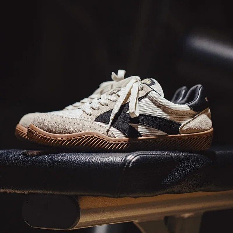 Retro Sneakers met Modern Comfort - Stride84