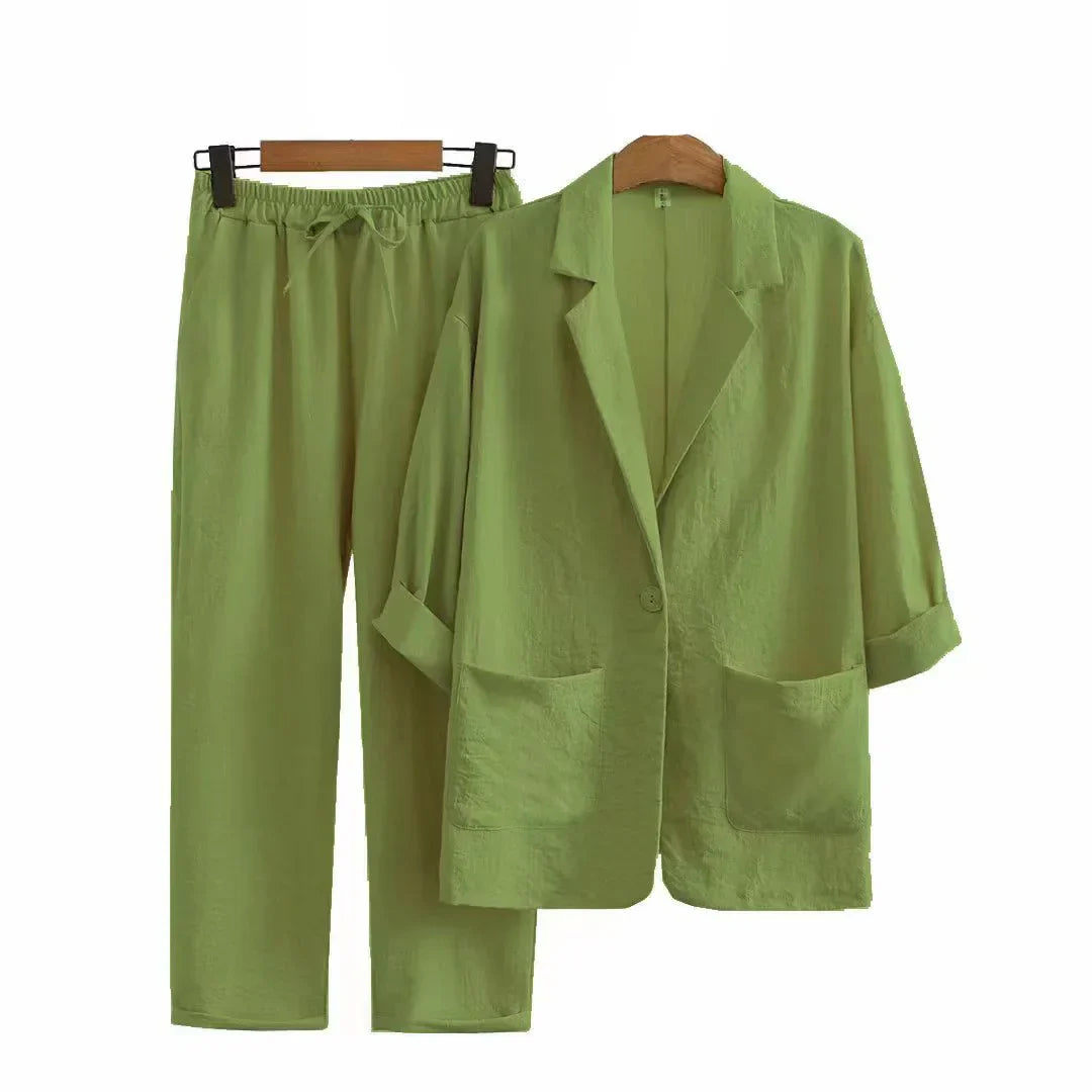 Luchtige & Stijlvolle Tweedelige Damesset met Jasje en Rechte Broek – Sorella