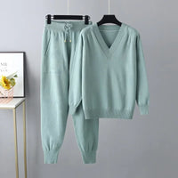 Tweedelige Gebreide Dames Set met V-hals Trui & Broek – Noelia