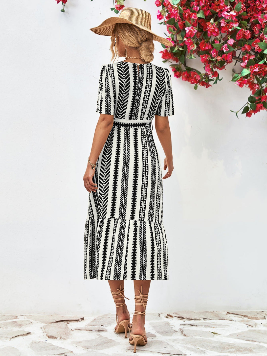 Zwart-Wit Gestreepte Midi-jurk – Elise