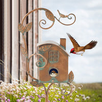 Metalen Kunst Vogelhuisje op Tuinplug - FeatherNest