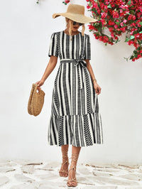 Zwart-Wit Gestreepte Midi-jurk – Elise