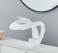Messing Wastafelkraan met Watervaluitloop - Flowarc