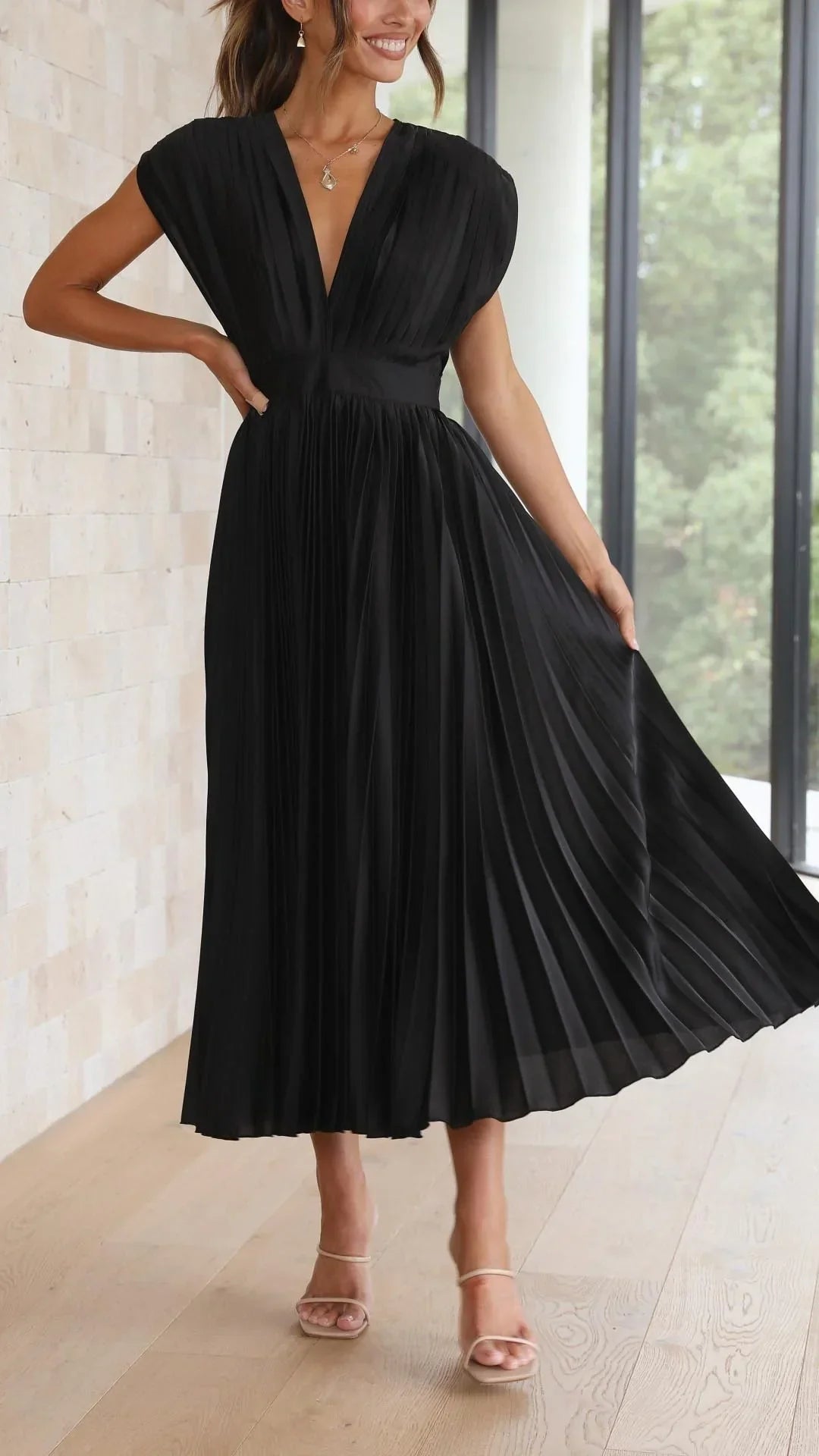 Trendy V-Hals Jurk met Striksluiting - Isabella
