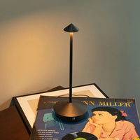 Vardi Dante™ Robyn Arrow LED Tafellamp